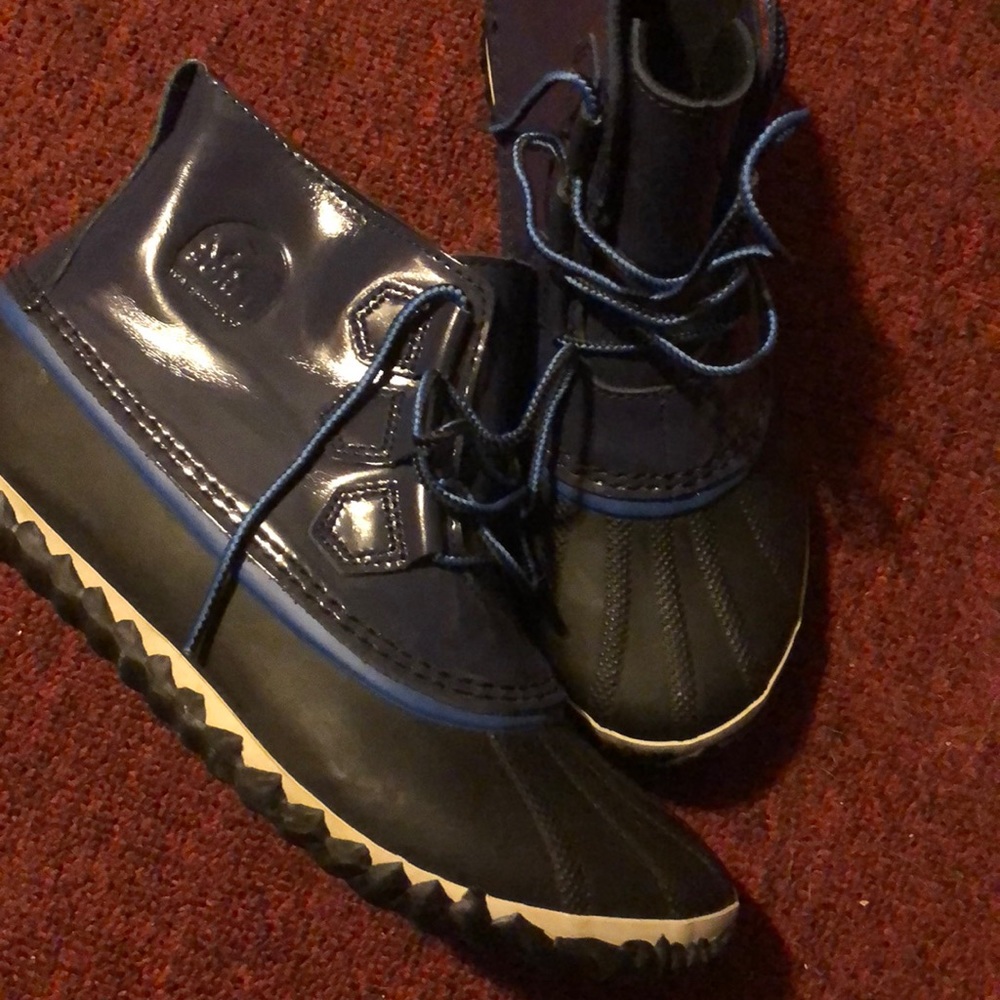 Sorel rain booties!